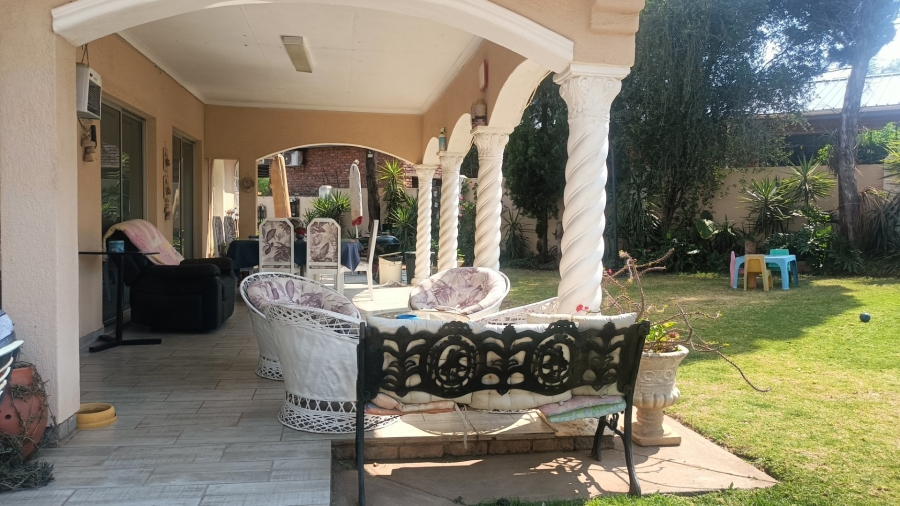 4 Bedroom Property for Sale in Wilkoppies North West